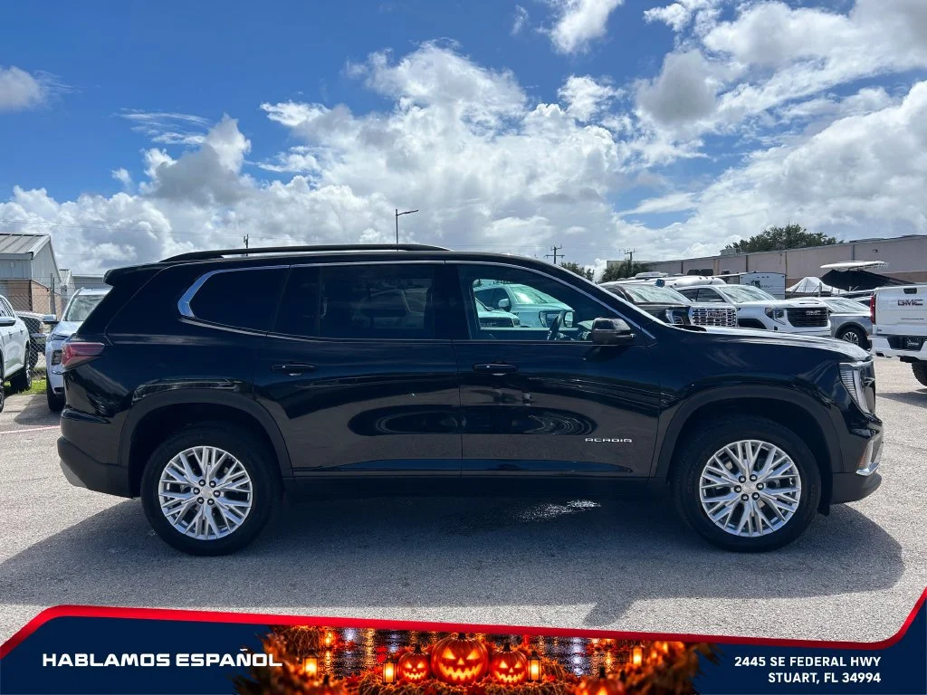 Used 2026 Ebony Twilight Metallic GMC Elevation image 8