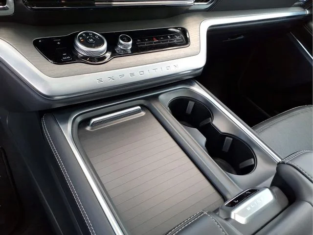 Used 2025 Silver Ford Platinum image 28
