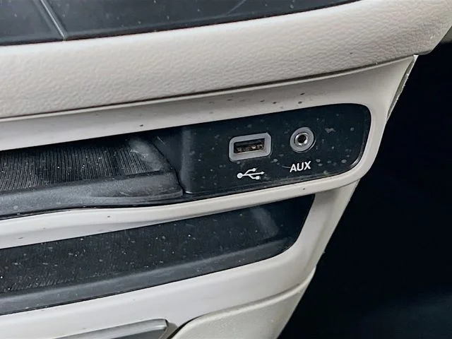 Used 2018 White Chrysler Touring Plus image 20
