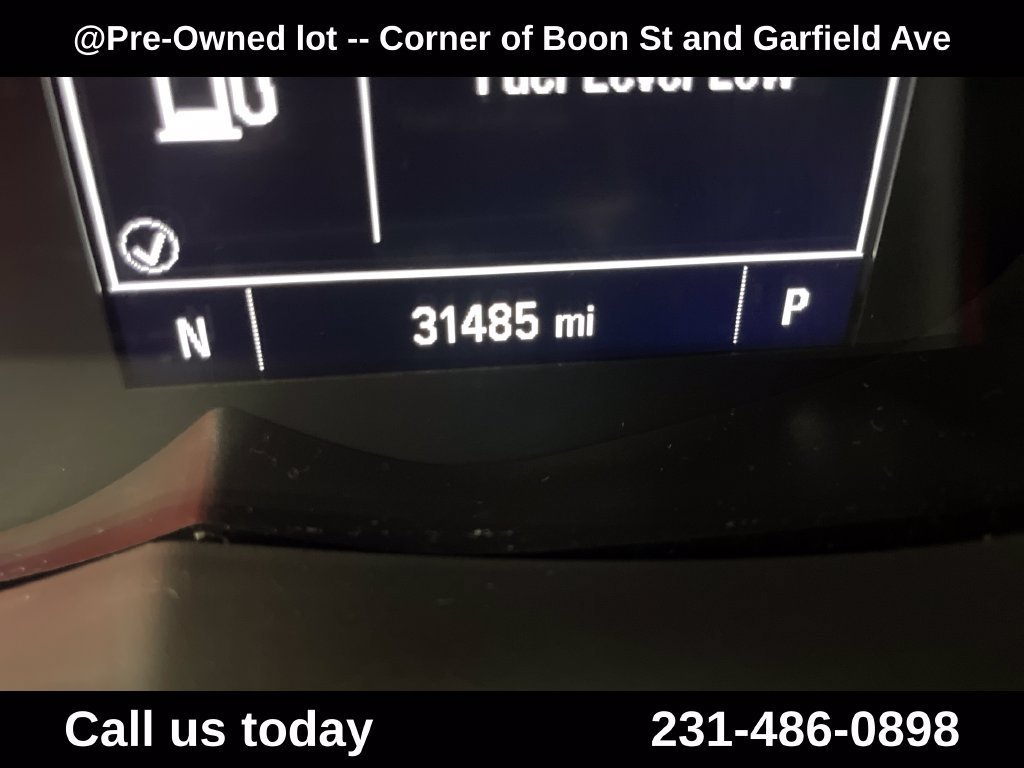 Used 2022 Summit White Chevrolet LT image 26