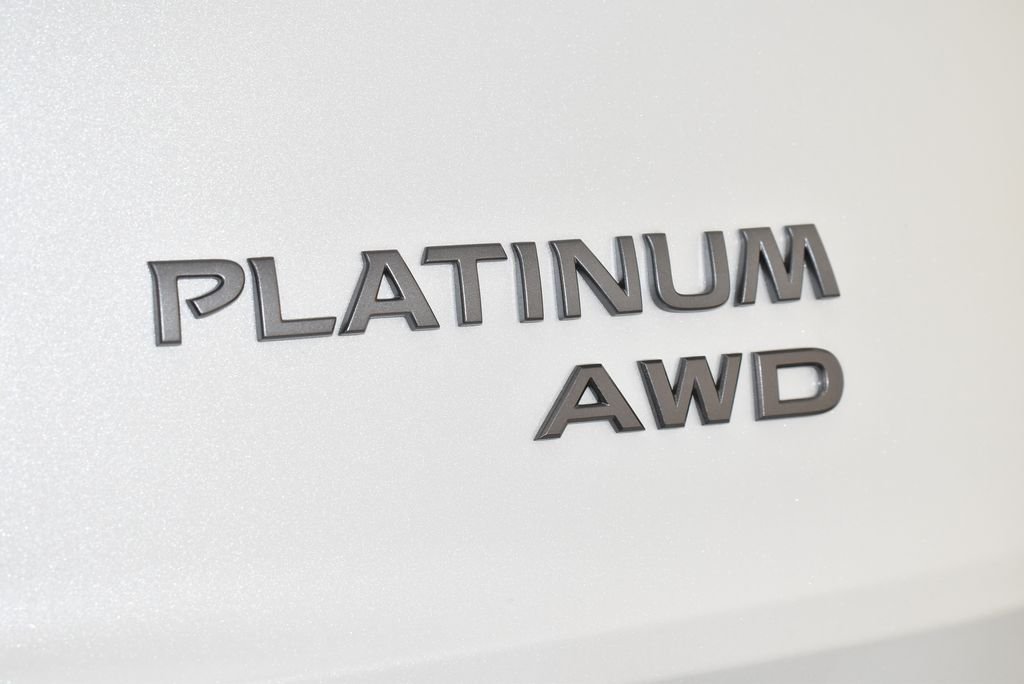 New 2026 Everest White Pearl TriCoat / Super Black Two-tone Nissan Platinum image 9