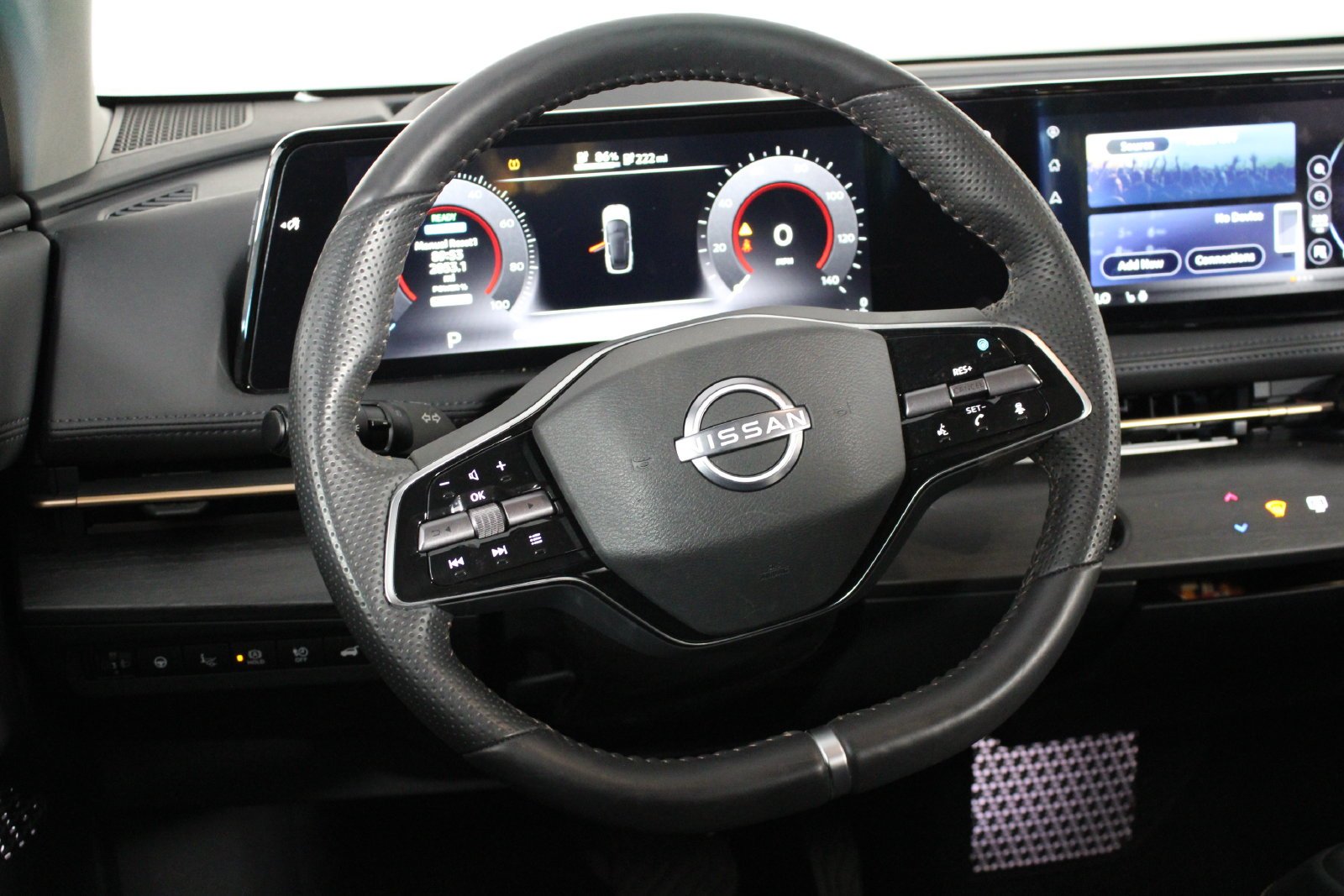 Used 2024 White Nissan EVOLVE+ e-4ORCE image 3
