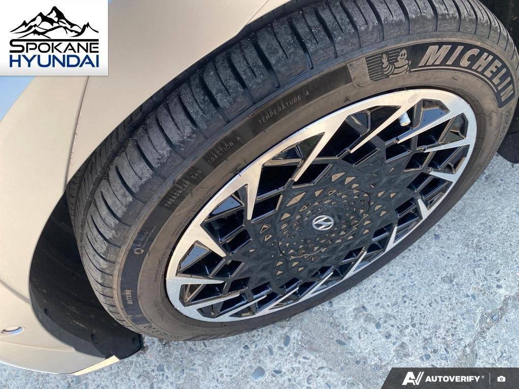 Certified Used 2024 Atlas White Hyundai Limited image 10