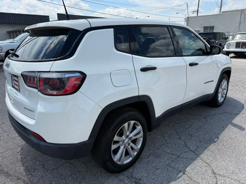 Used 2018 White Jeep Sport image 4