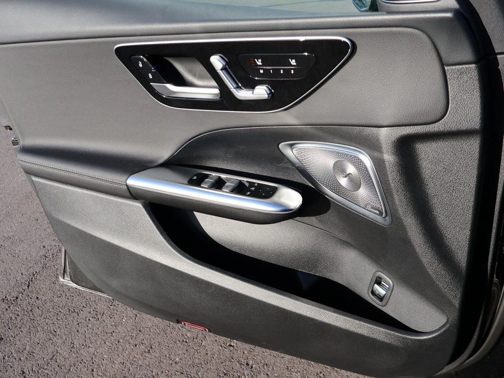 Certified Used 2026 Graphite Gray Metallic Mercedes-Benz C 300 image 33