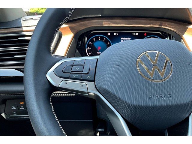 New 2026 Deep Black Pearl Volkswagen 2.0T SE image 10