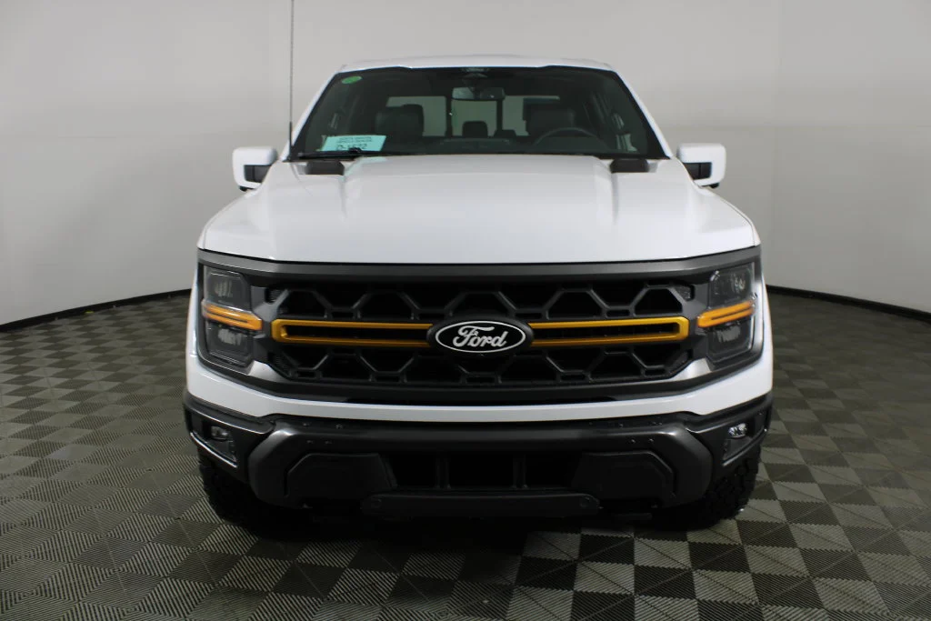 New 2026 Oxford White Ford Tremor image 2