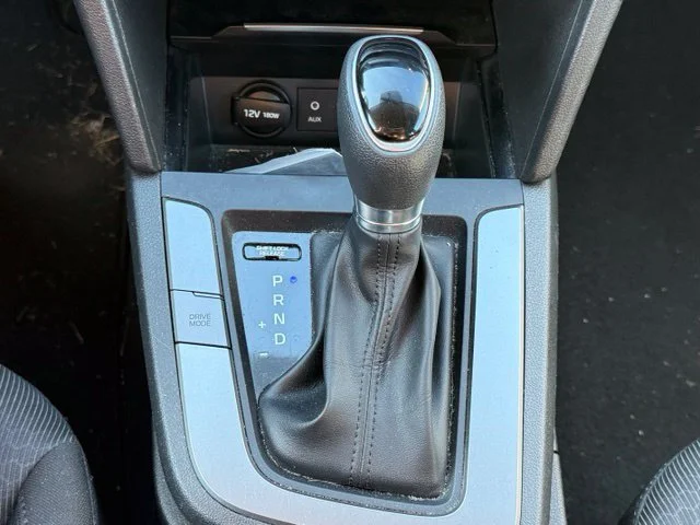 Used 2018 White Hyundai SEL image 19