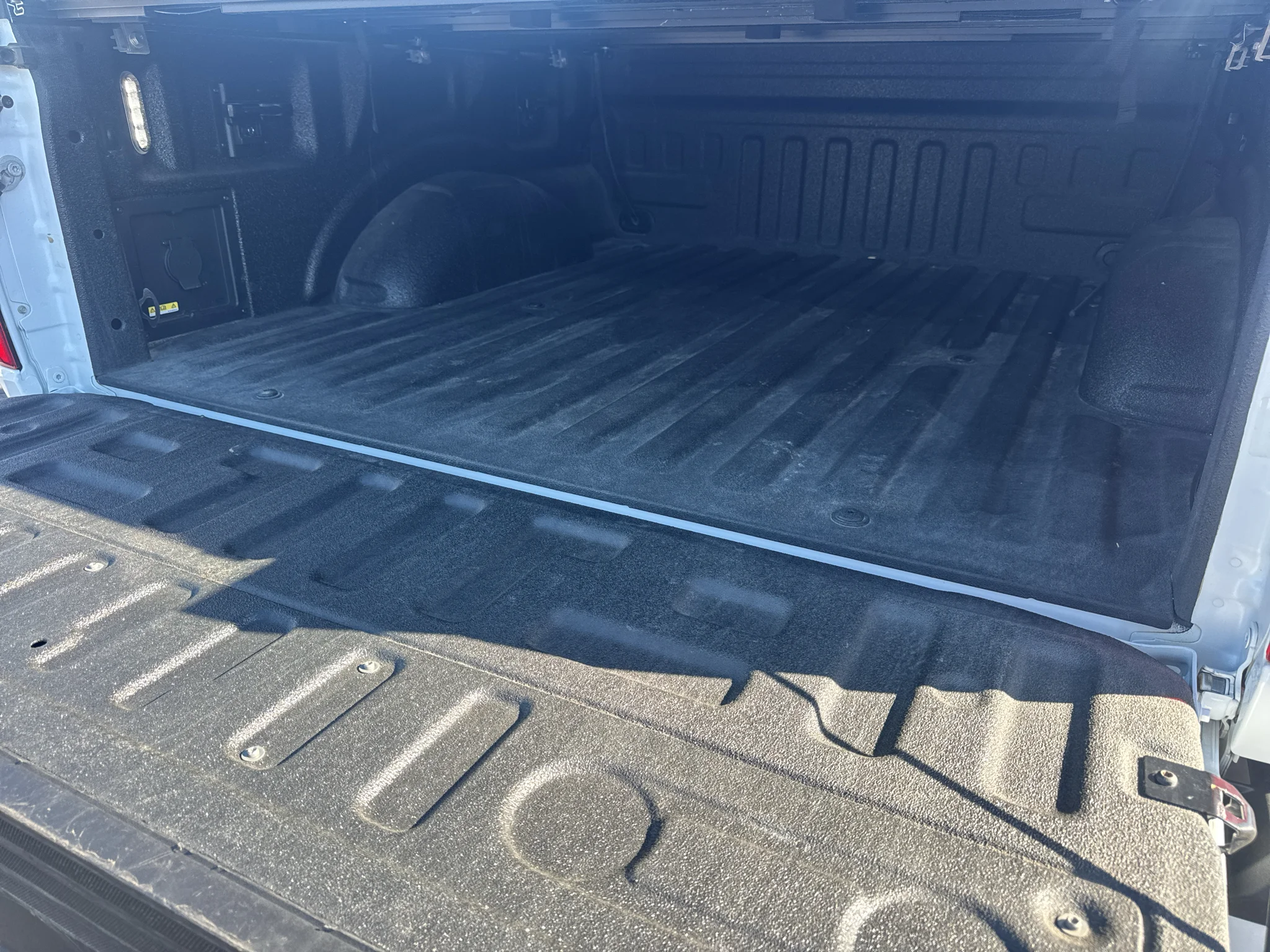 Certified Used 2023 Oxford White Ford LARIAT image 20