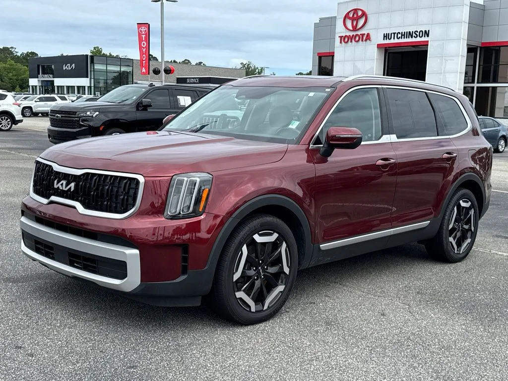 Used 2023 Red Kia EX image 7
