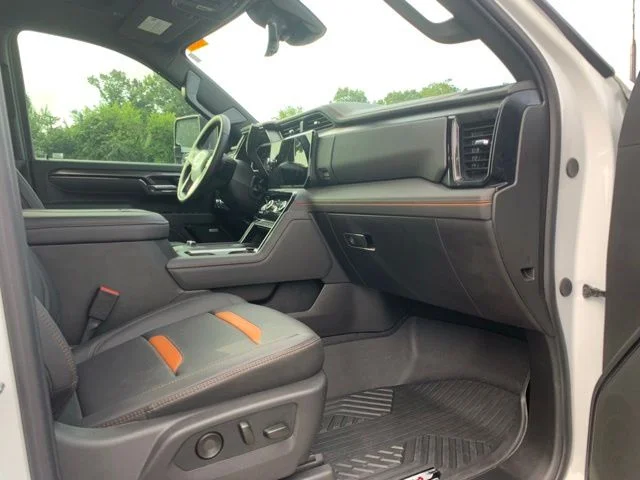 Used 2026 White GMC AT4 image 16