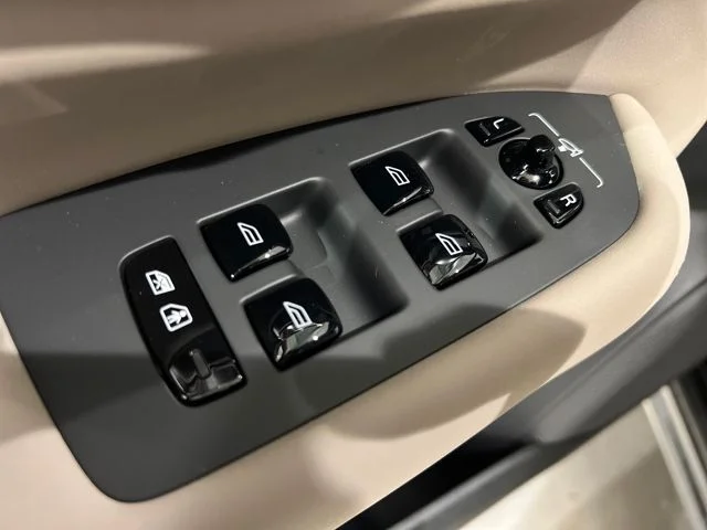 New 2026 Black Volvo B6 Plus 7-Seater image 11