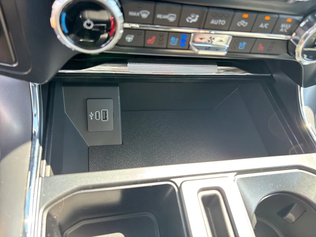 New 2026 Oxford White Ford Lariat® image 37