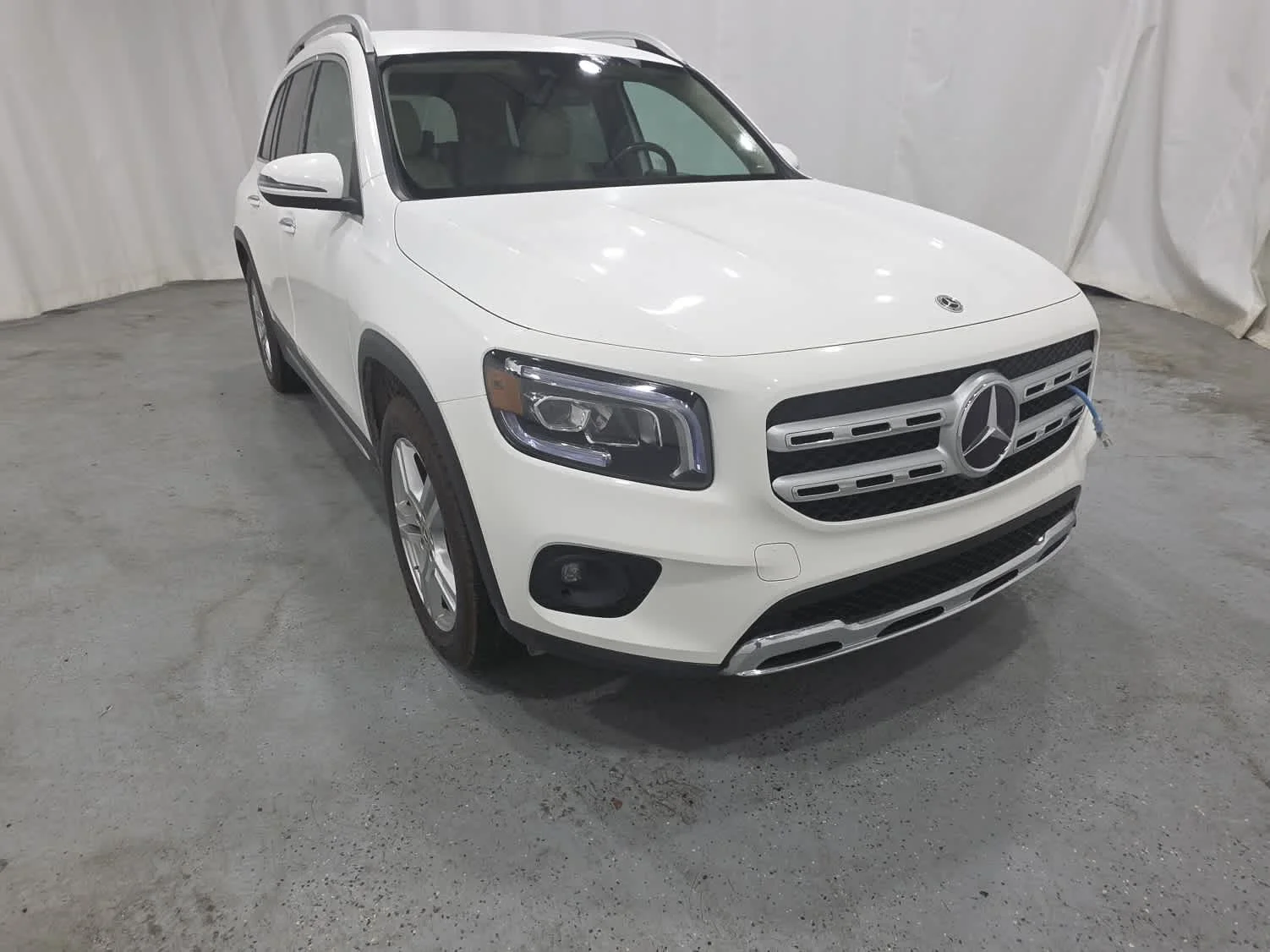 Used 2022 White Mercedes-Benz 4MATIC® image 9