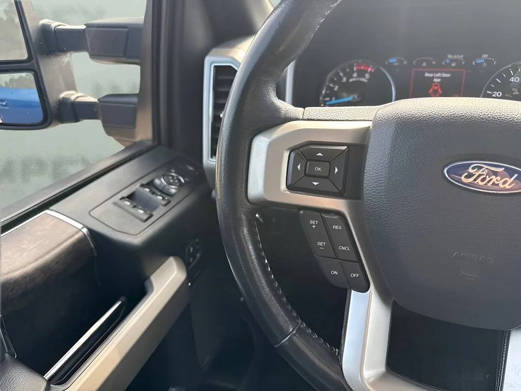Used 2022  Ford XL image 17