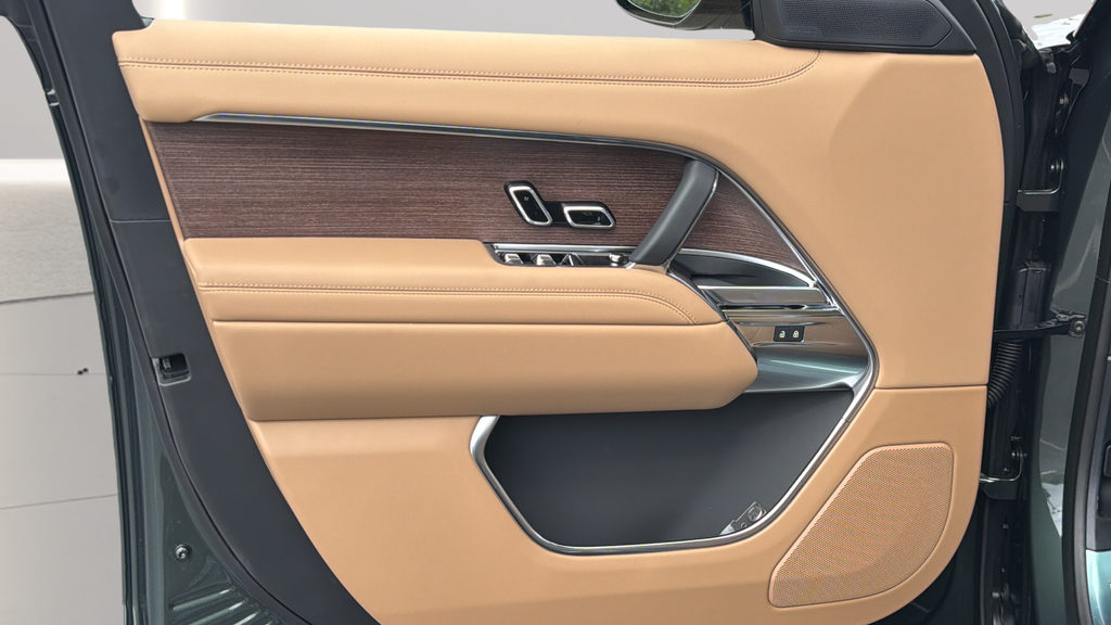 New 2026 Belgravia Green Land Rover SE image 20