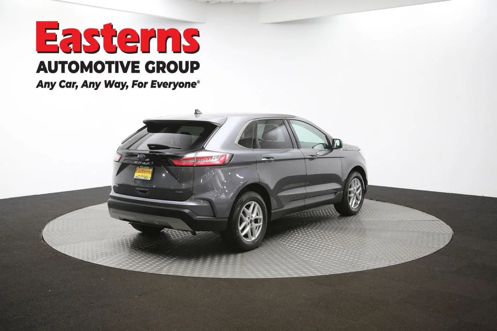 Used 2024 Gray Ford SEL image 38