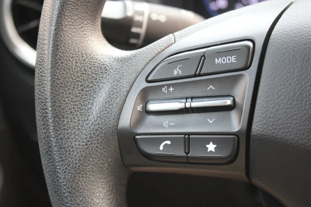 Used 2023 White Hyundai SEL image 13