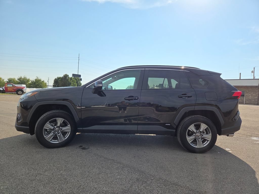 2024 Toyota RAV4 XLE - Photo 20