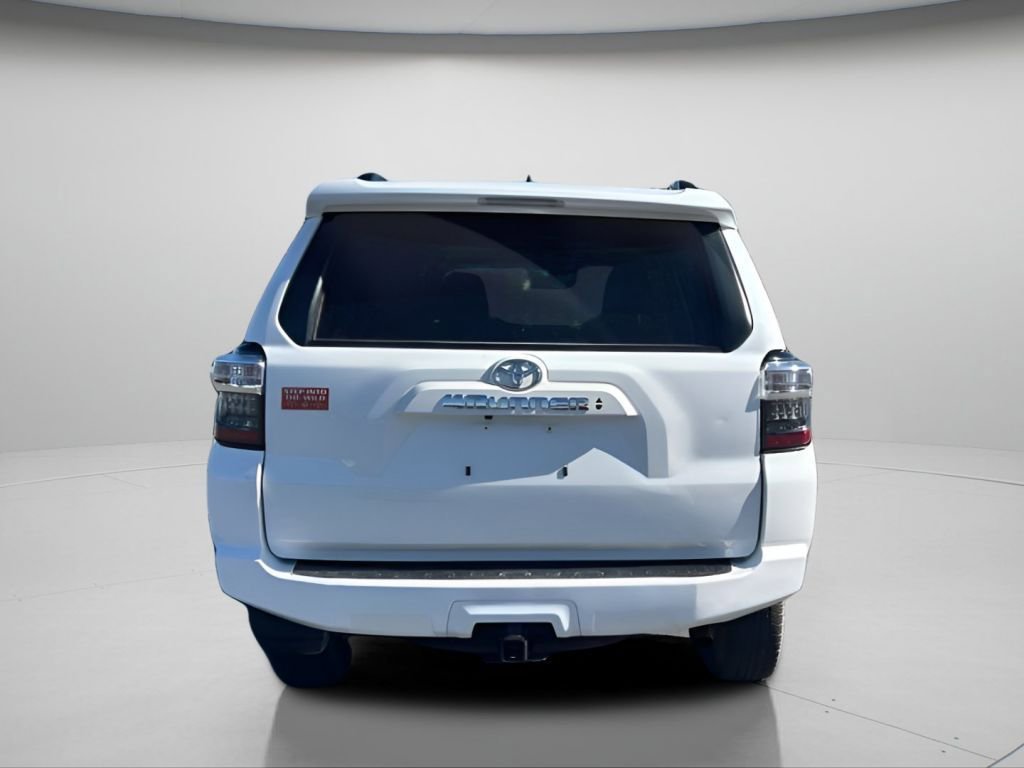 Used 2023 Ice Toyota SR5 image 5