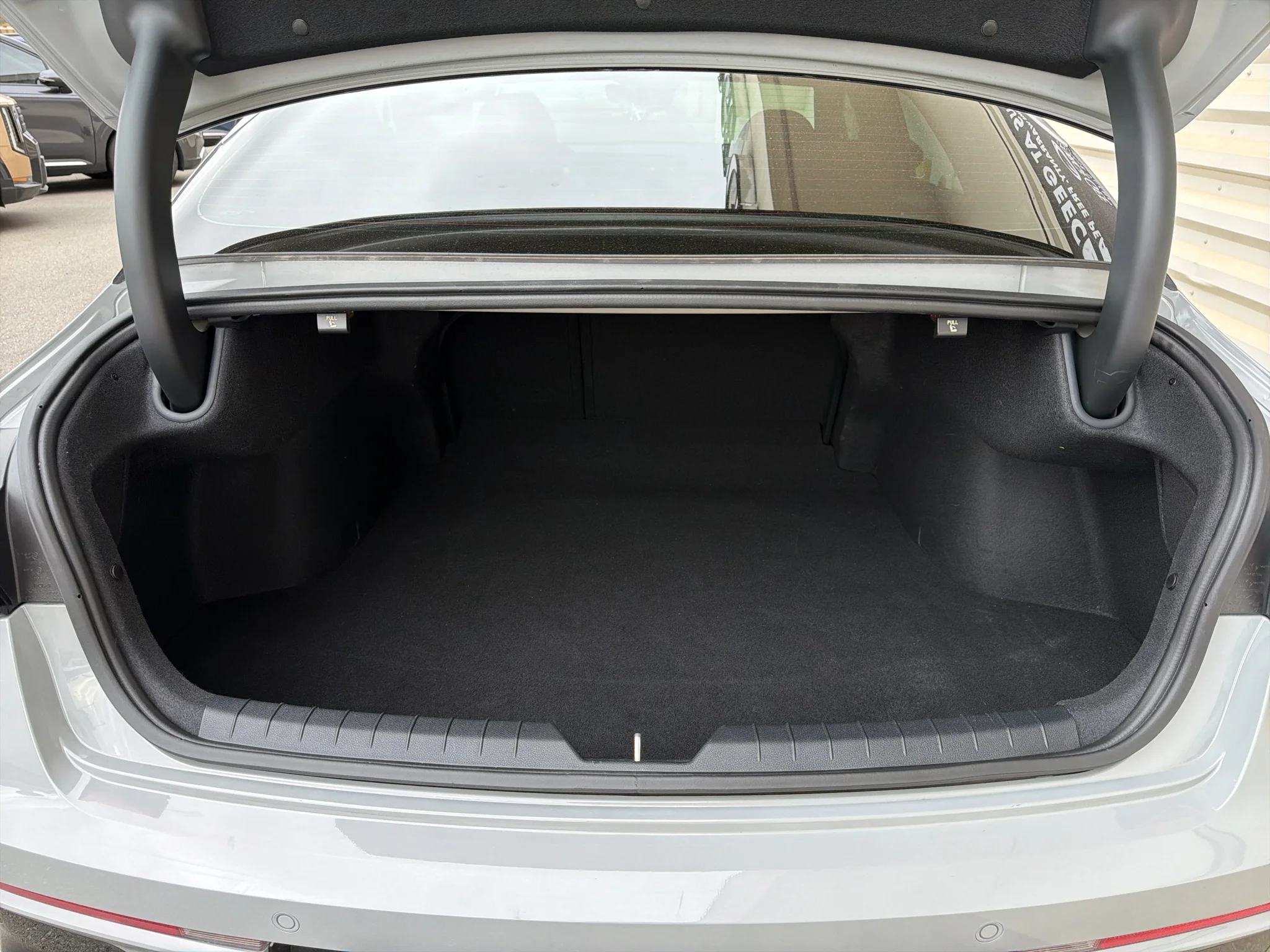 Certified Used 2025 Wolf Gray Kia GT-Line image 14