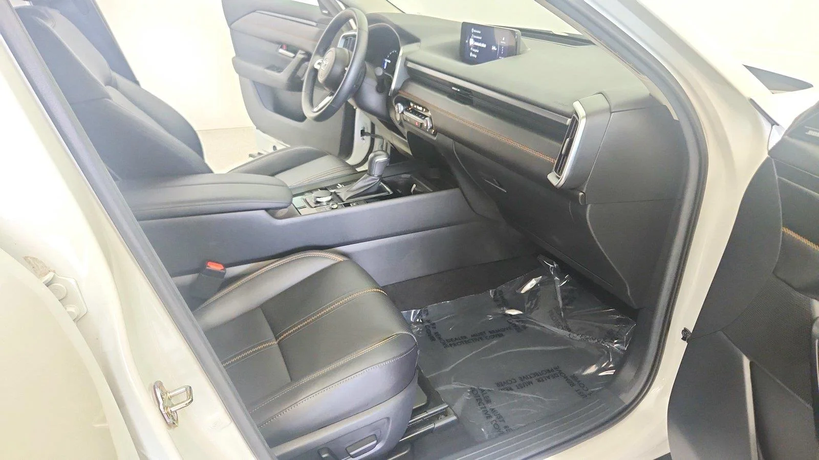 Used 2025 Wind Chill Pearl Mazda Premium Package image 29