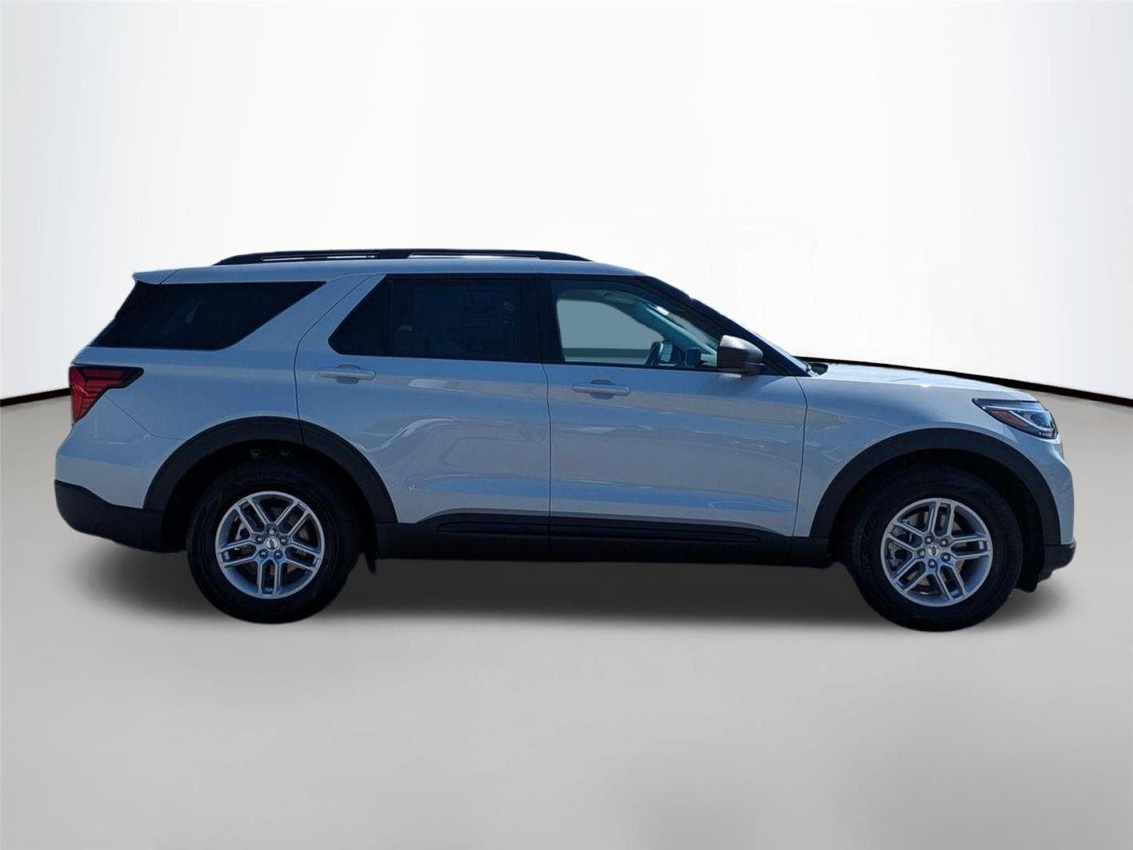 New 2026 Space White Metallic Ford Active image 4