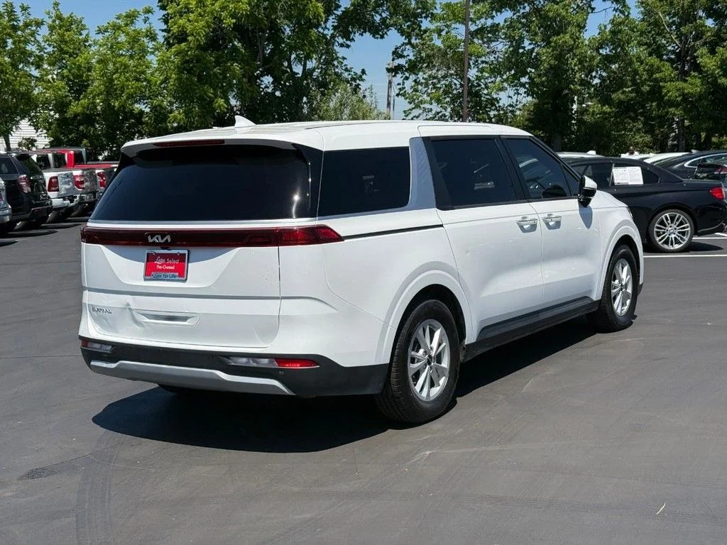 Used 2024 White Kia LX image 3