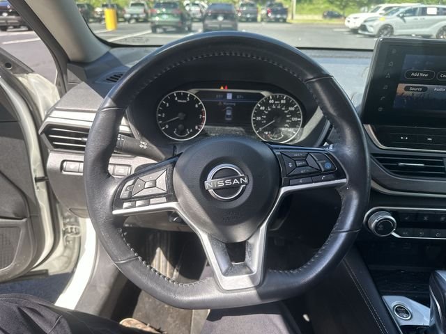 Used 2023 White Nissan 2.5 SV image 13