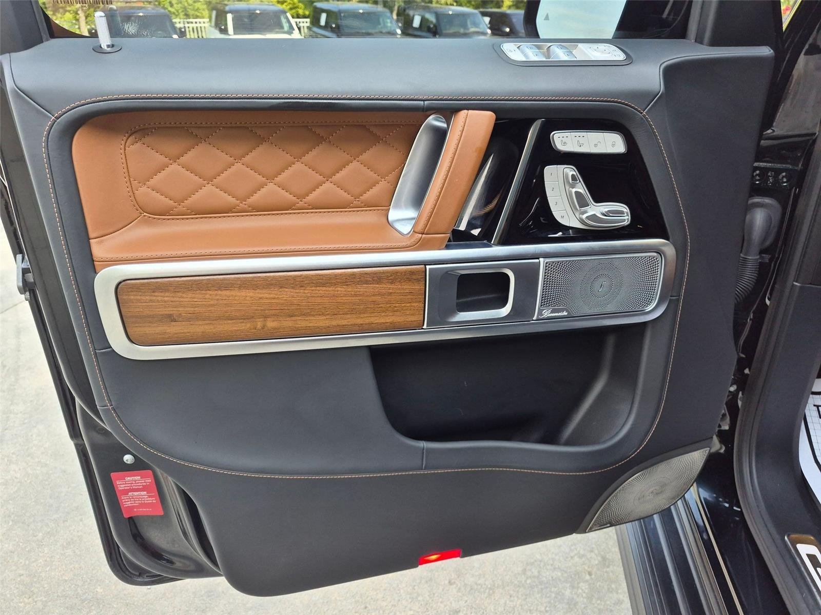 Used 2025  Mercedes-Benz G 550 image 11