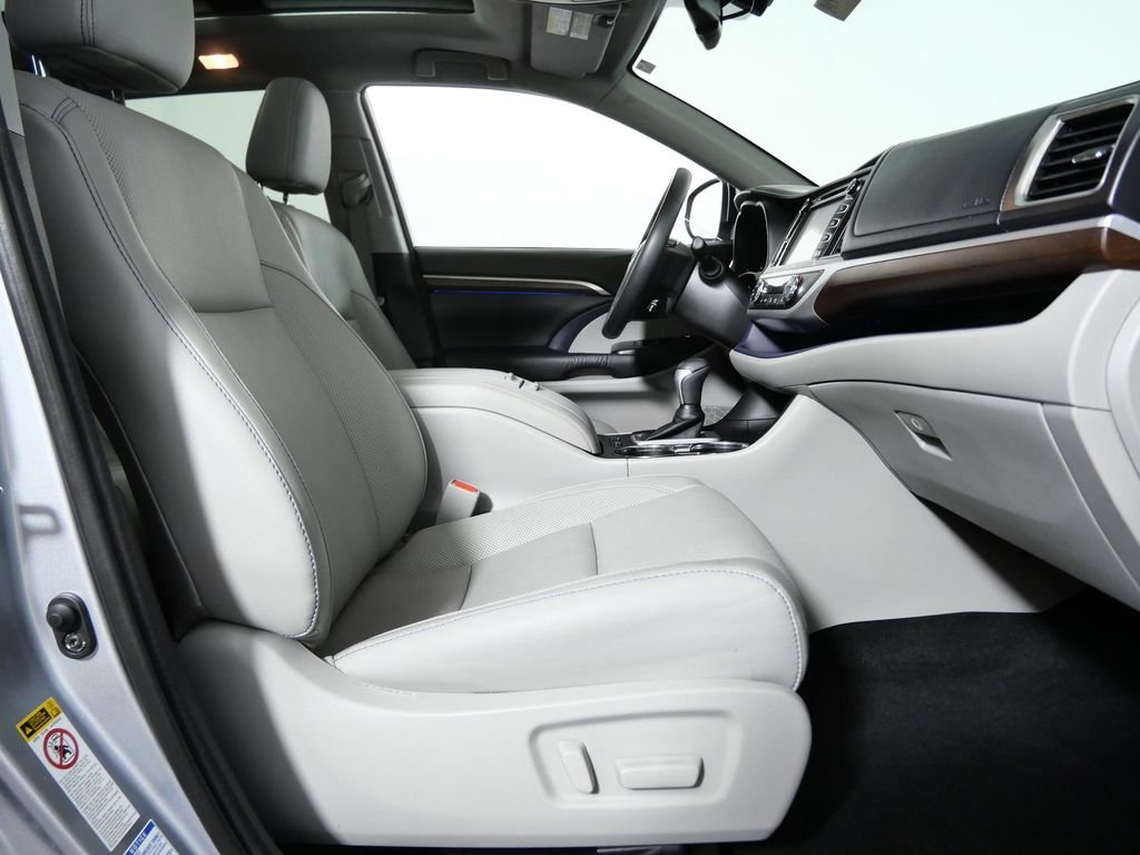 Used 2016 Silver Toyota Limited Platinum image 11