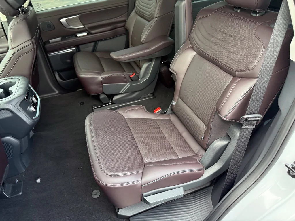 New 2026 Space Silver Metallic Ford Platinum® image 38
