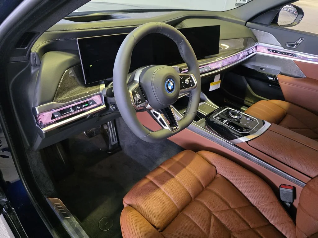 New 2026 Tanzanite Blue II Metallic BMW 750e xDrive image 15