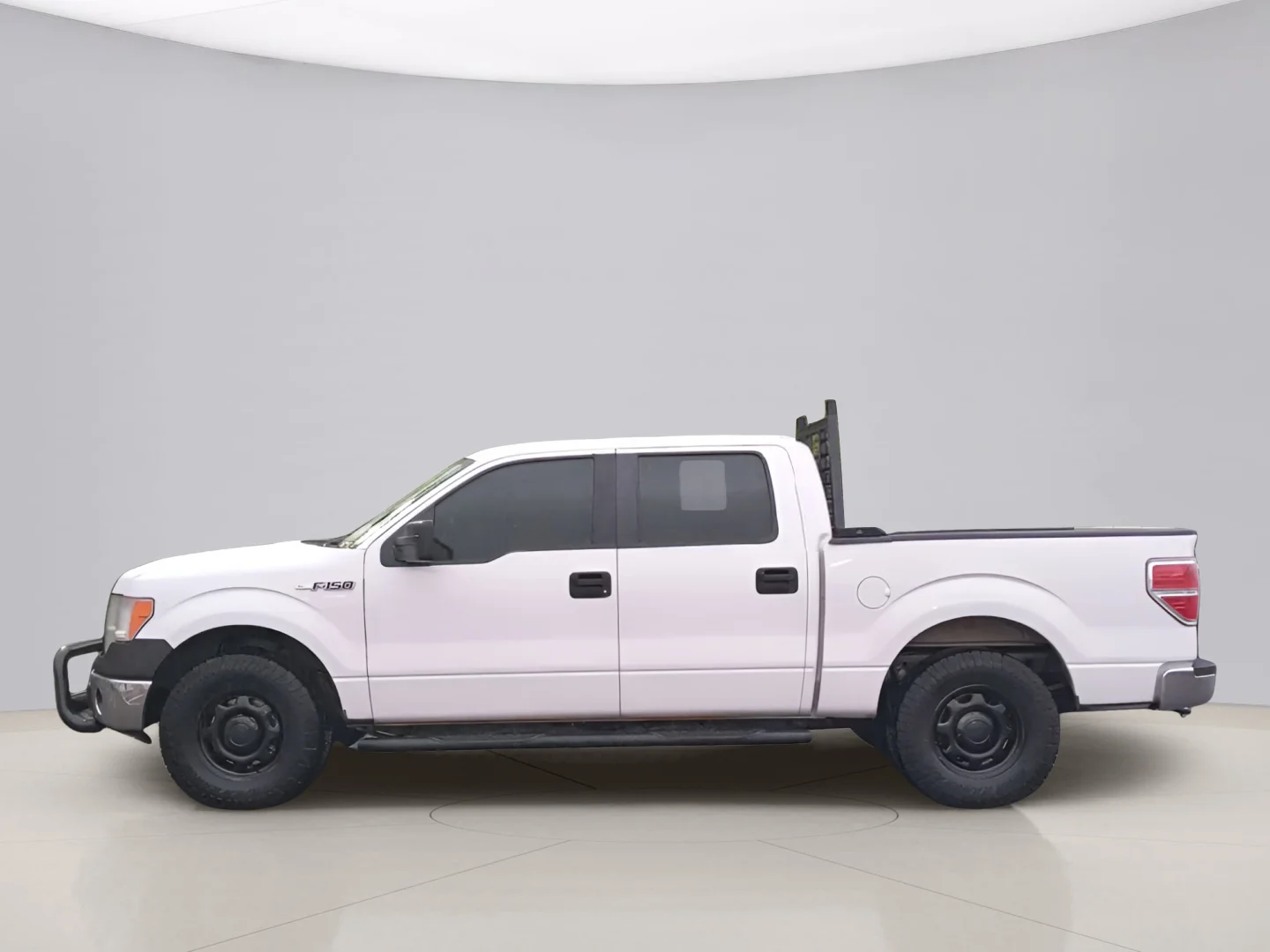 Used 2013 White Ford SUPER CREW image 4
