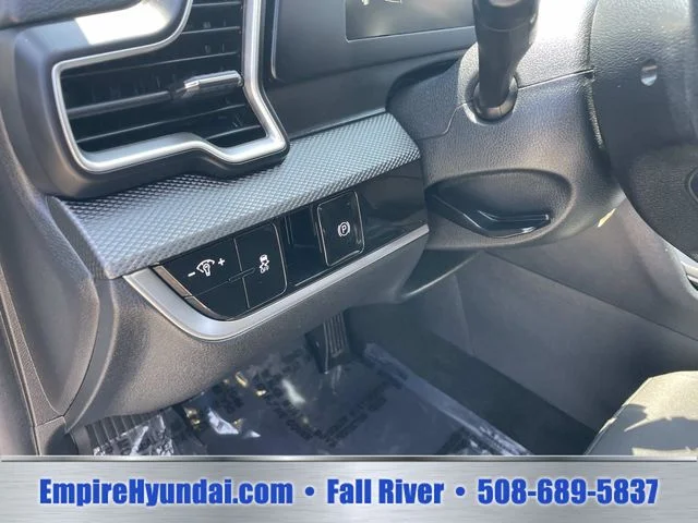 Used 2024 White Kia LX image 19