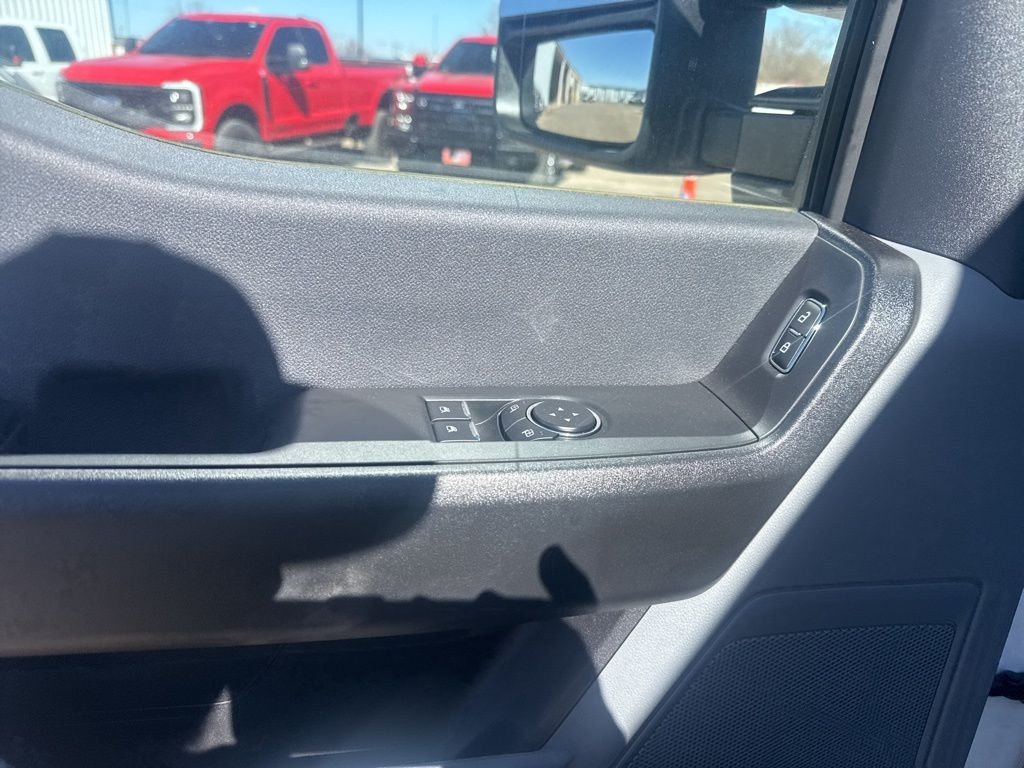 New 2026 Oxford White Ford XL image 11