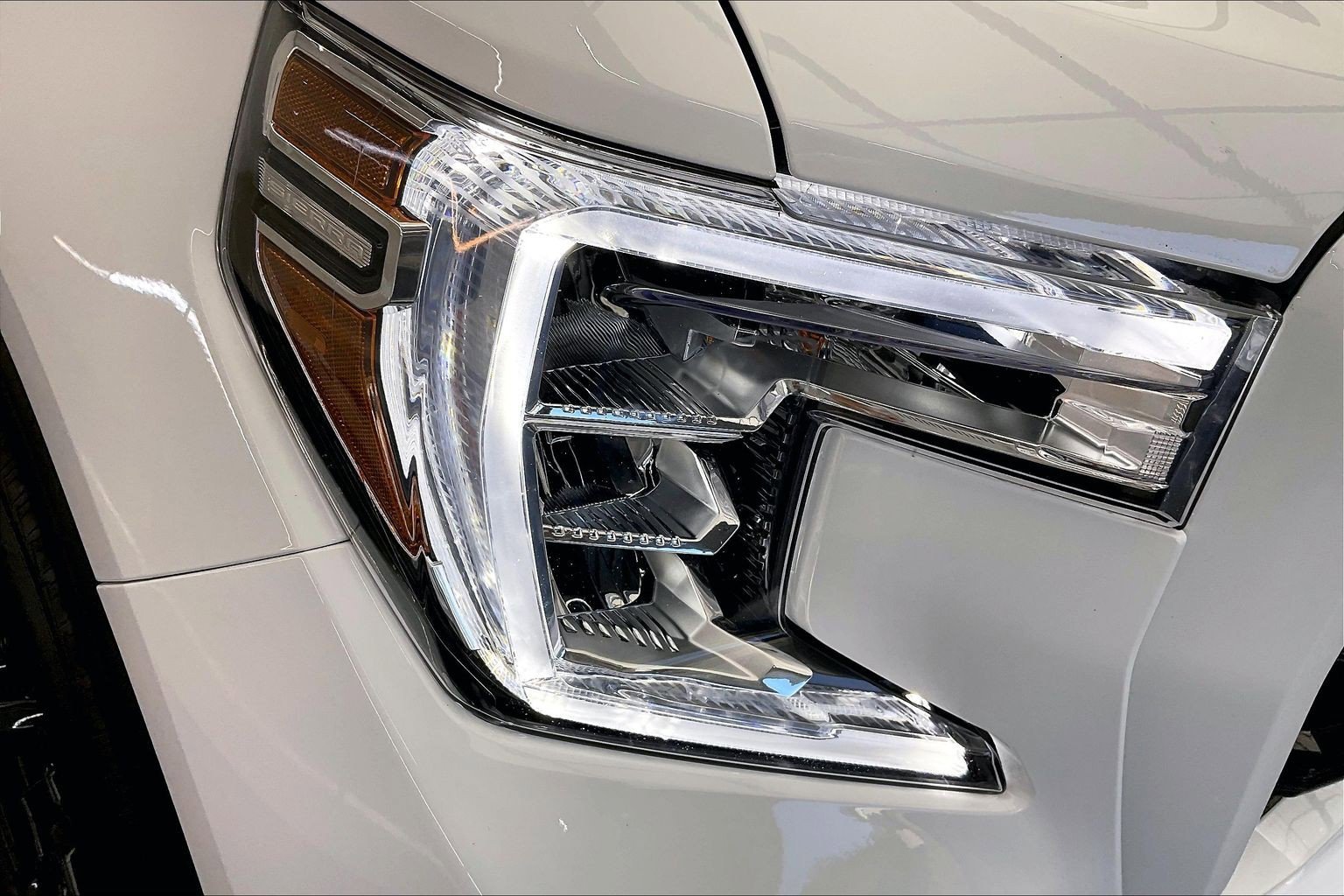 Used 2021 Summit White GMC Elevation image 28