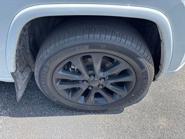 Used 2019 Bright White Clearcoat Jeep Altitude image 23