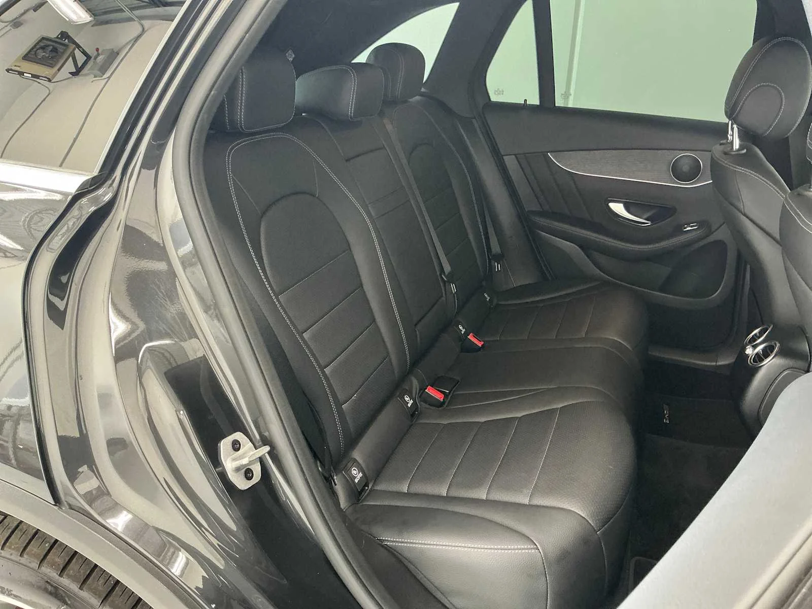 Certified Used 2022 Graphite Grey Metallic Mercedes-Benz GLC 300 image 23