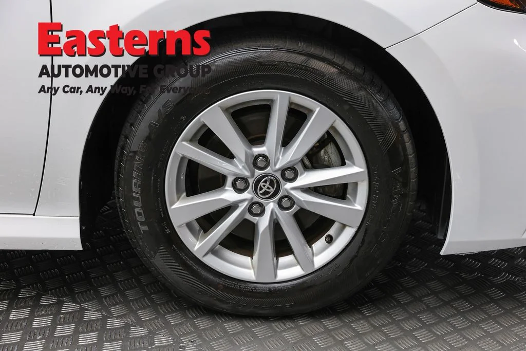 Used 2025 White Toyota LE image 31