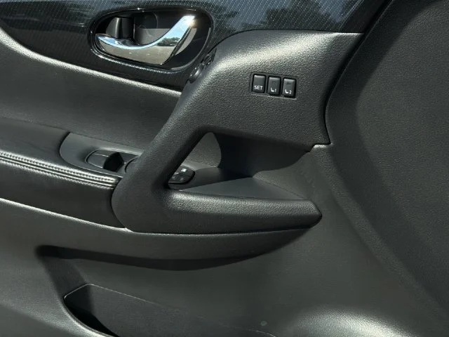 Used 2019 Black Nissan SL image 35