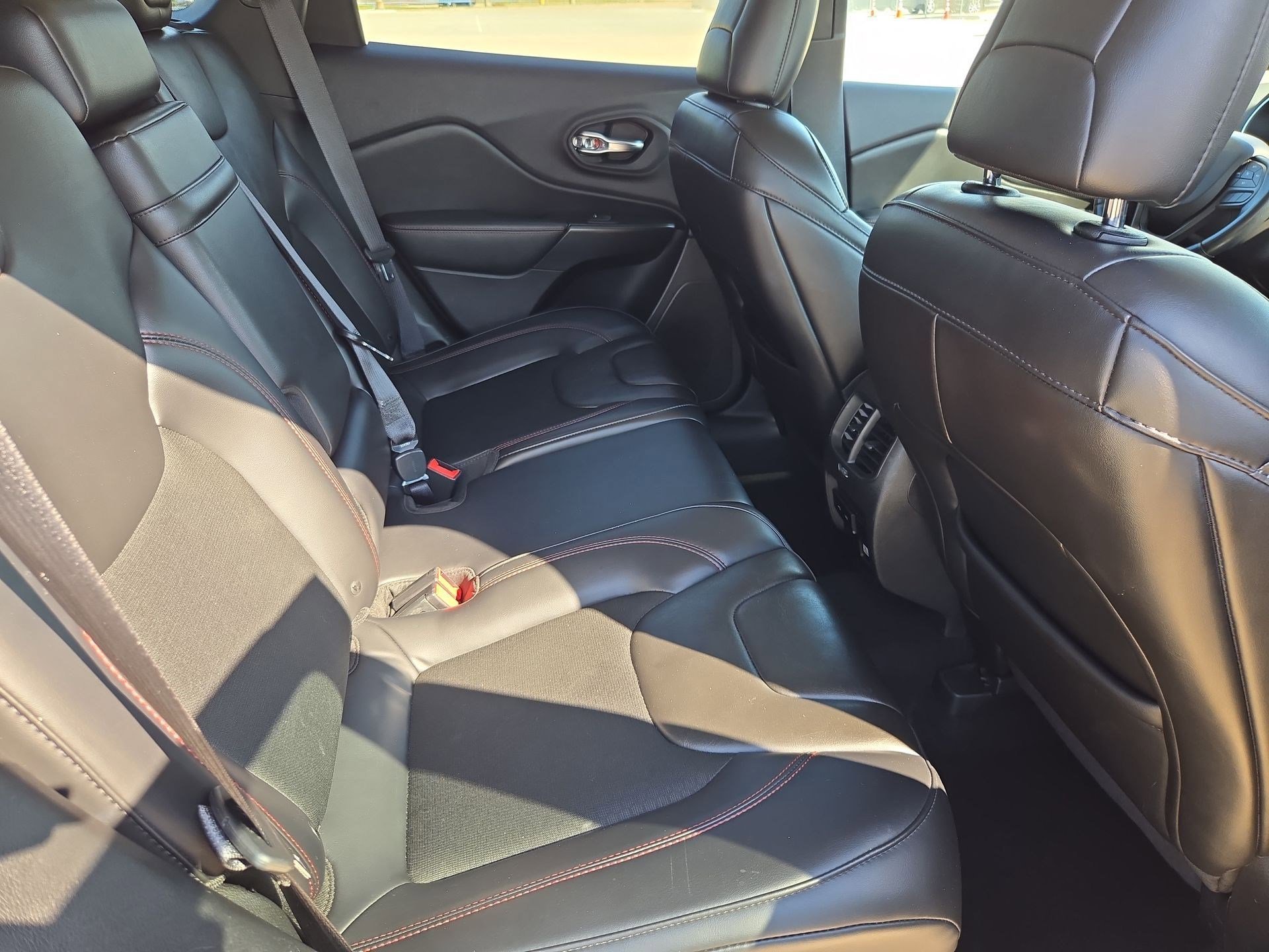 2019 Jeep Cherokee Trailhawk - Photo 29