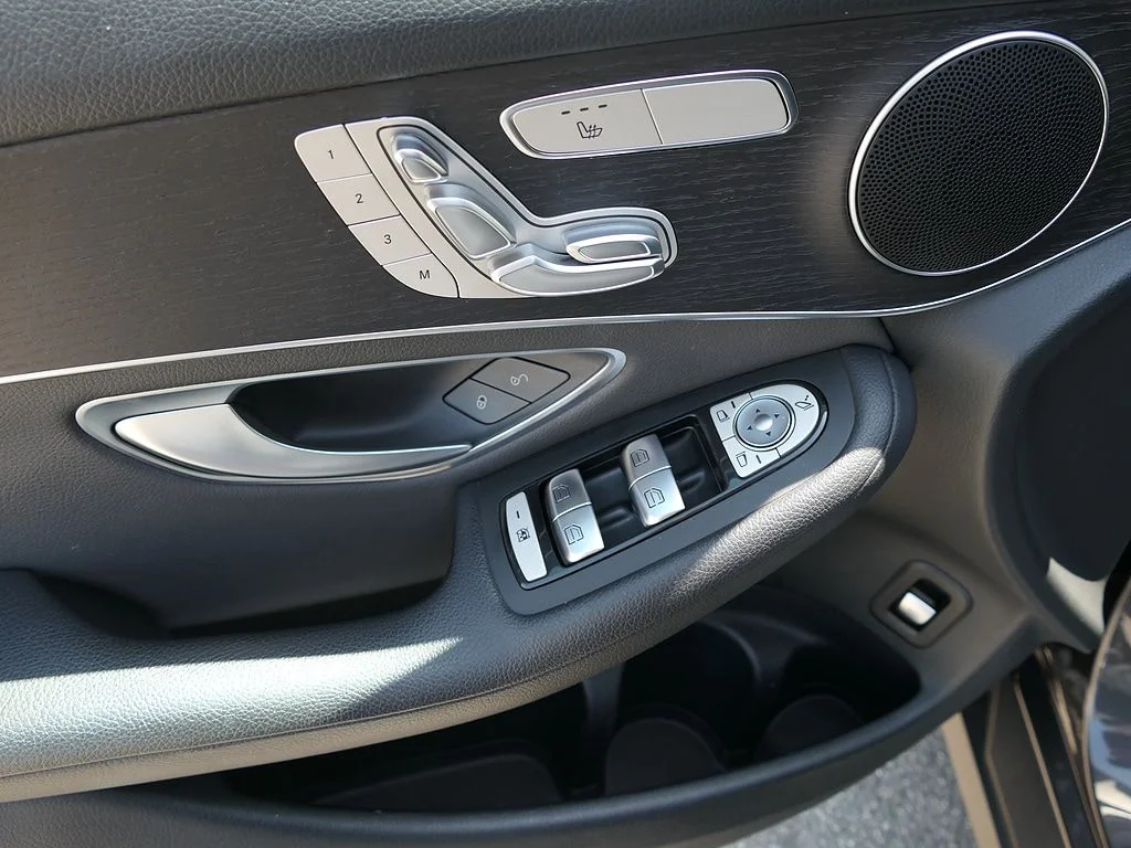 Used 2022 Gray Mercedes-Benz GLC 300 image 14