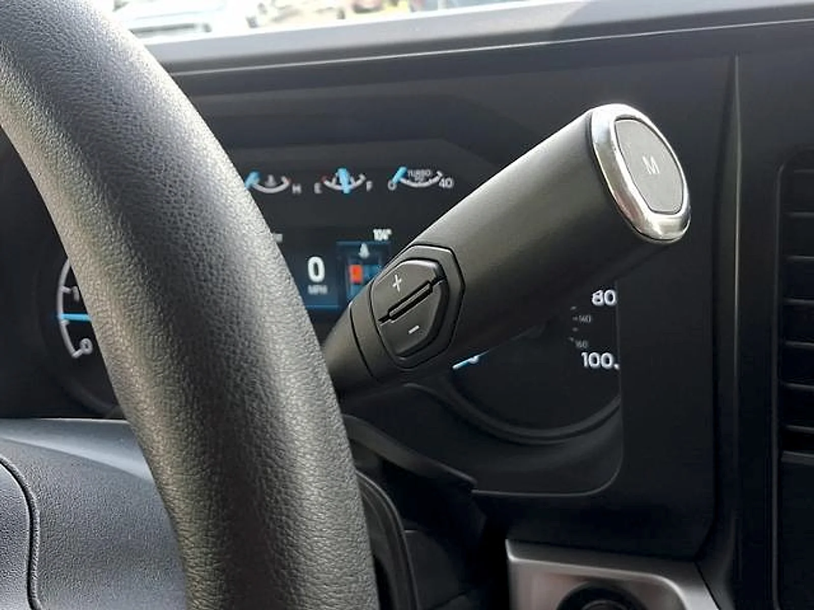 Used 2025 Oxford White Ford XLT image 15