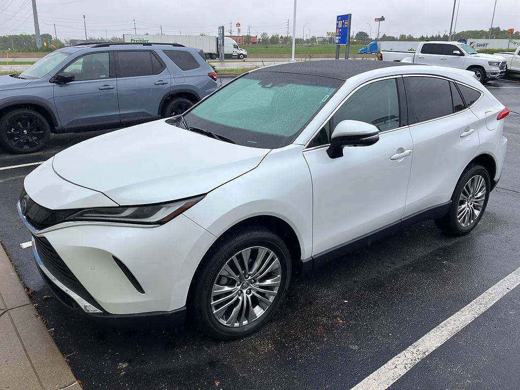 Used 2023 Platinum White Pearl Toyota Limited image 3