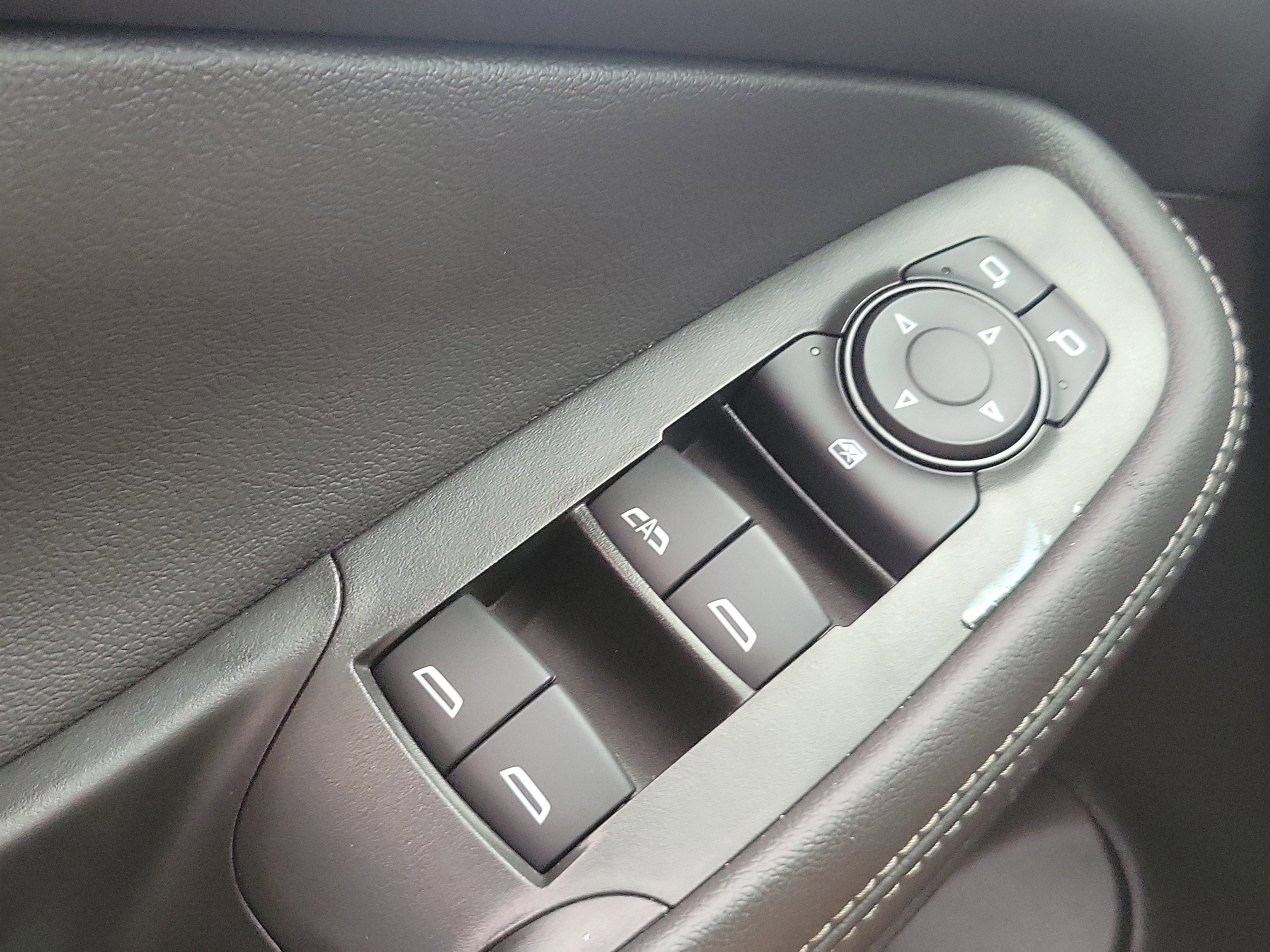Used 2023 Sunset Glow Metallic Buick Preferred image 23