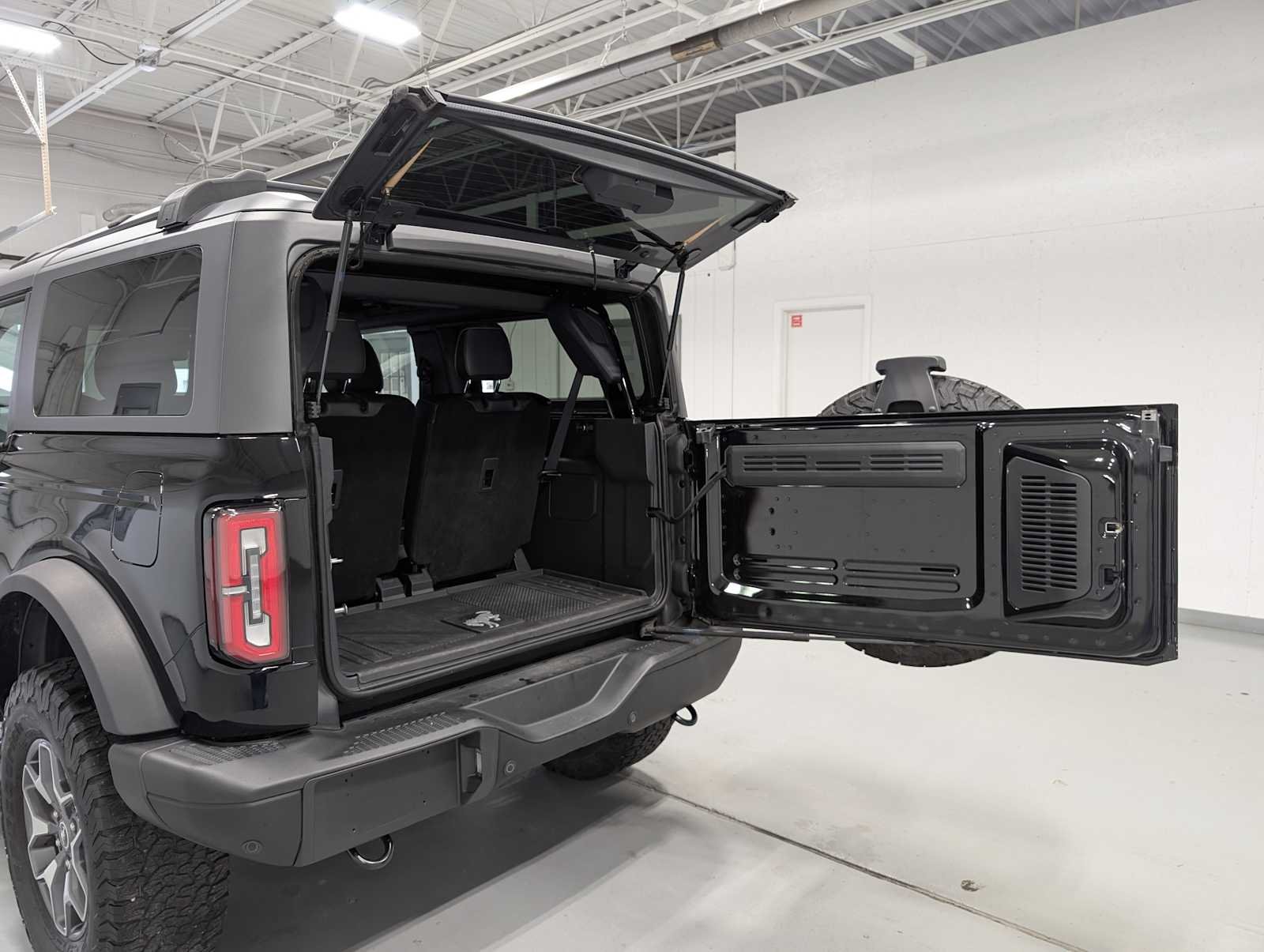Used 2024 Shadow Black Ford Badlands image 41