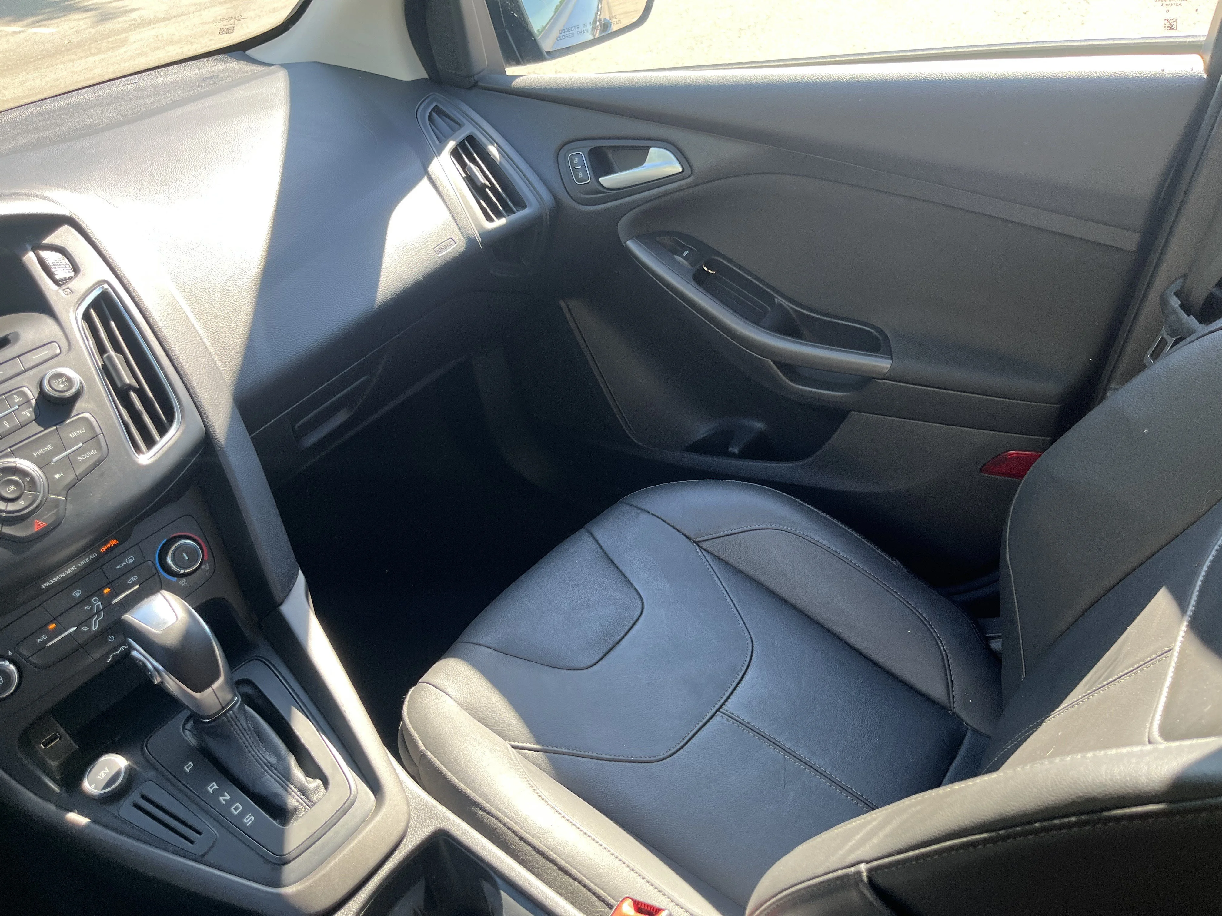 Used 2015 Magnetic Ford SE image 11