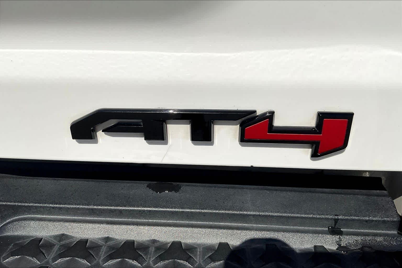 Used 2023 Summit White GMC AT4 image 10