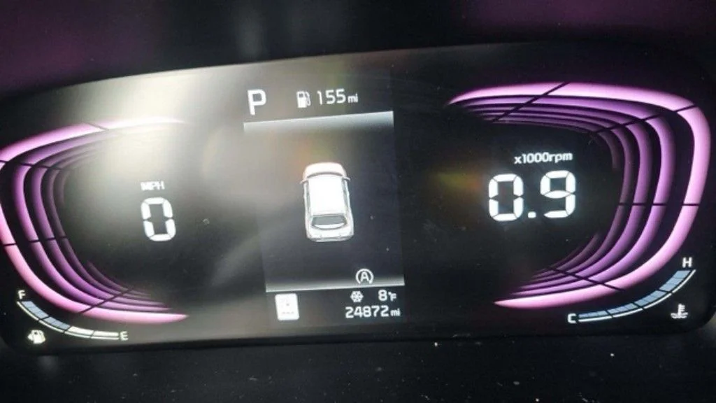 Used 2025  Kia LX image 15